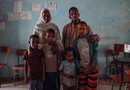 Betroffen vom Krieg in Tigray: Alem mit seiner Frau und vier seiner Kinder