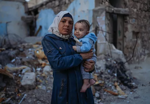 An Weihnachten nicht sicher: Eine Mutter mit ihrem Kind in Syrien